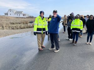 Governor Carney receives field briefing from DelDOT.